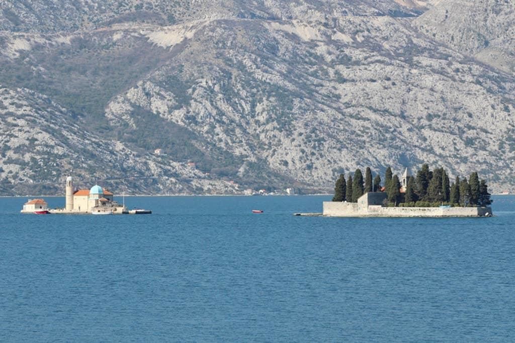 Апартаменты 1bd Waterfront Stoliv Apt w/ Bay & Perast Views Котор-5