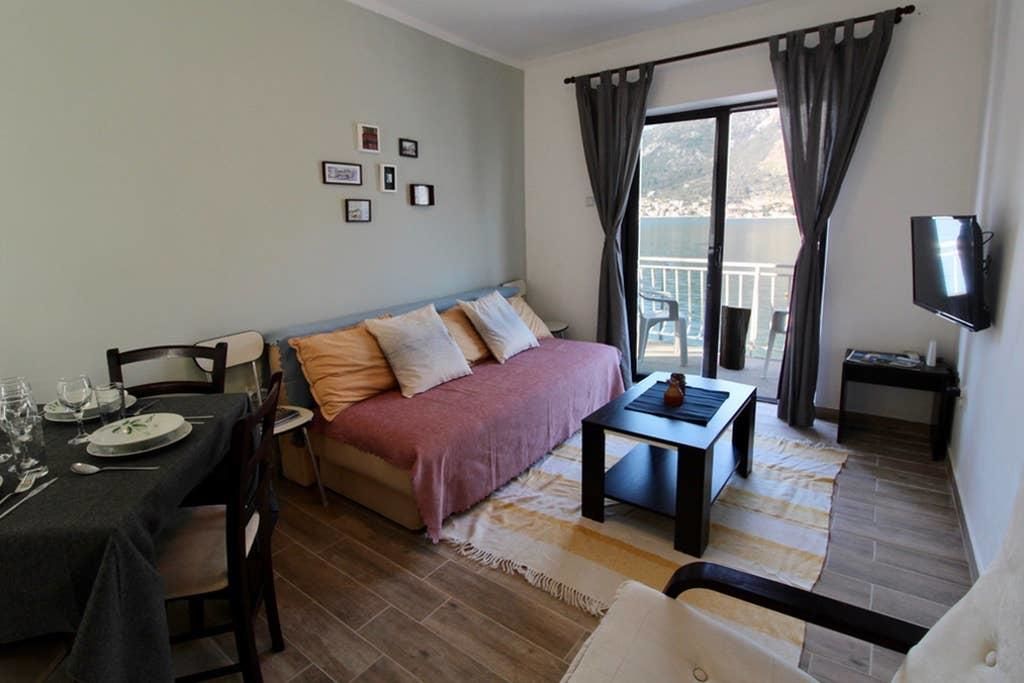 Апартаменты 1bd Waterfront Stoliv Apt w/ Bay & Perast Views Котор-28