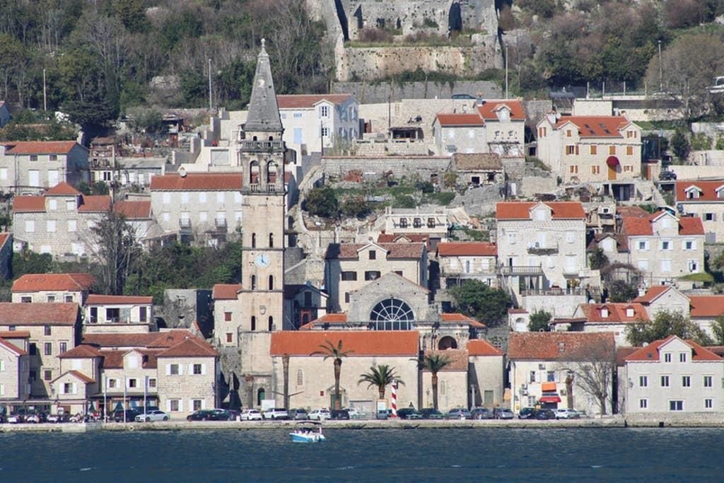 Апартаменты 1bd Waterfront Stoliv Apt w/ Bay & Perast Views Котор-6