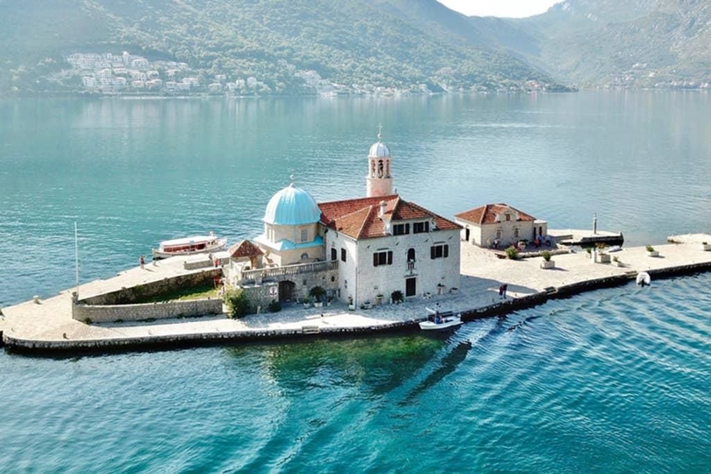Апартаменты 1bd Waterfront Stoliv Apt w/ Bay & Perast Views Котор-42