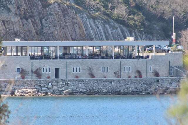 Апартаменты 1bd Waterfront Stoliv Apt w/ Bay & Perast Views Котор-16