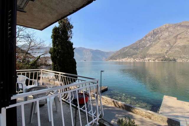 Апартаменты 1bd Waterfront Stoliv Apt w/ Bay & Perast Views Котор-19