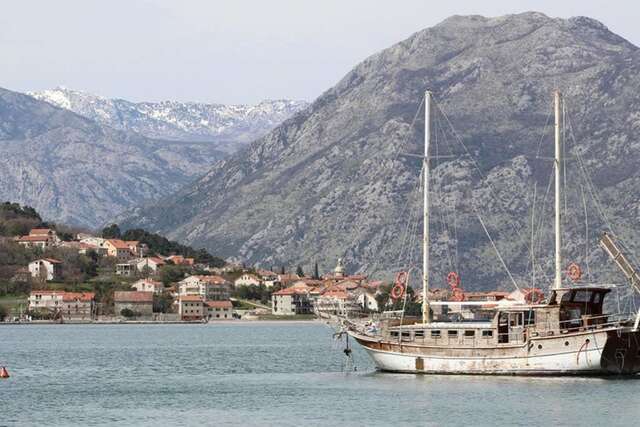 Апартаменты 1bd Waterfront Stoliv Apt w/ Bay & Perast Views Котор-33