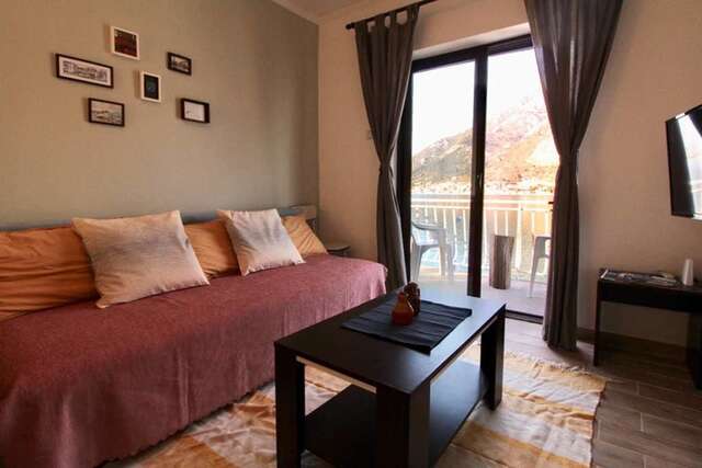 Апартаменты 1bd Waterfront Stoliv Apt w/ Bay & Perast Views Котор-37