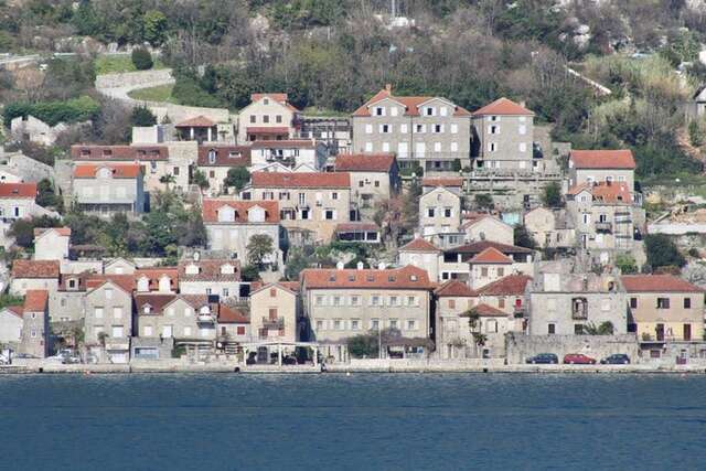 Апартаменты 1bd Waterfront Stoliv Apt w/ Bay & Perast Views Котор-6
